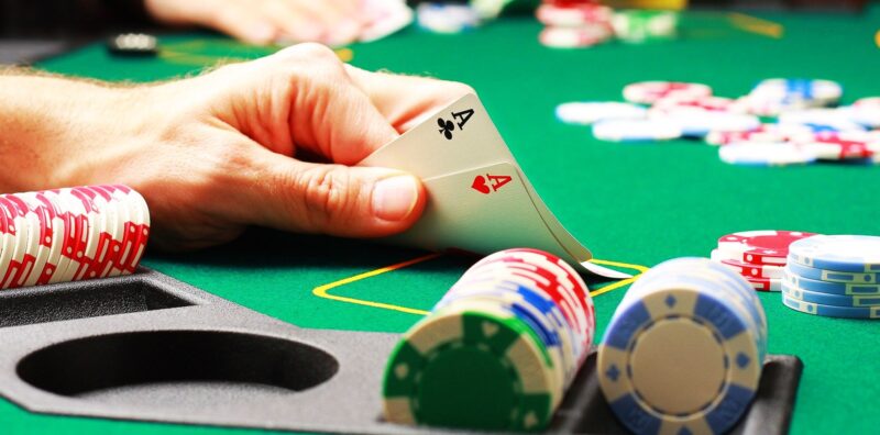 Cách thức chơi game bài Poker đơn giản